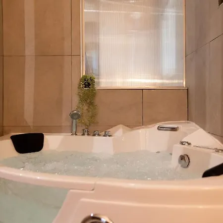 Love Life Room-Jacuzzi-Netflix-Acces-24/7-Prive Étampes Buitenkant foto